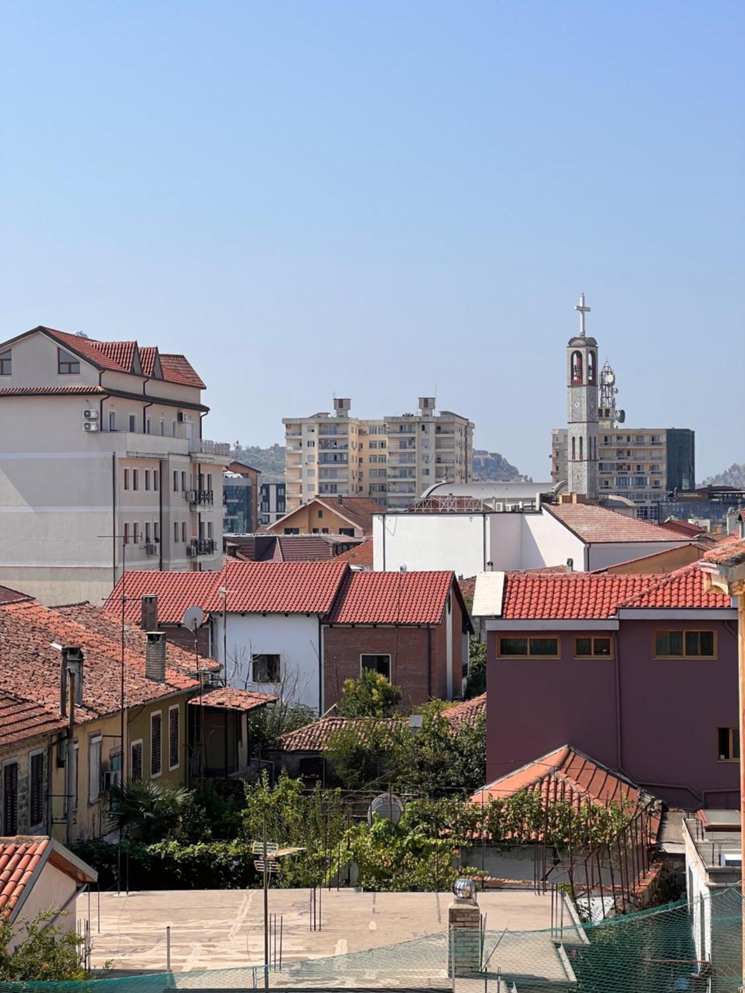 Center Home Shkodër Buitenkant foto